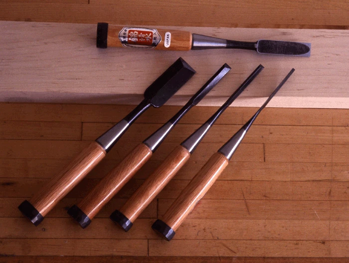 Umeki-Oire-Nomi Dovetail Chisels